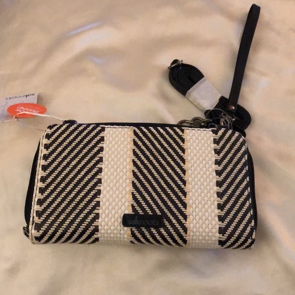 sakroots Woven Large Smart Phone Crossbody Bag Black & White Soulful Desert NWT - Picture 7 of 16